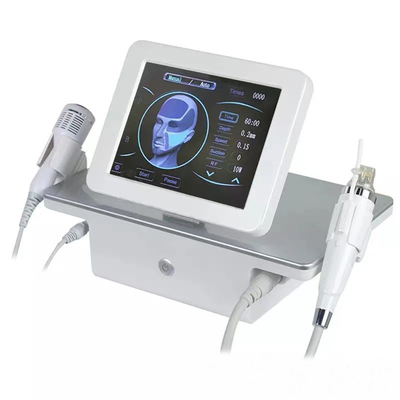 Facelift-Maschine Rf Microneedling 4 Nadel Cartidges elektrischer und kalter Hammer Cryo
